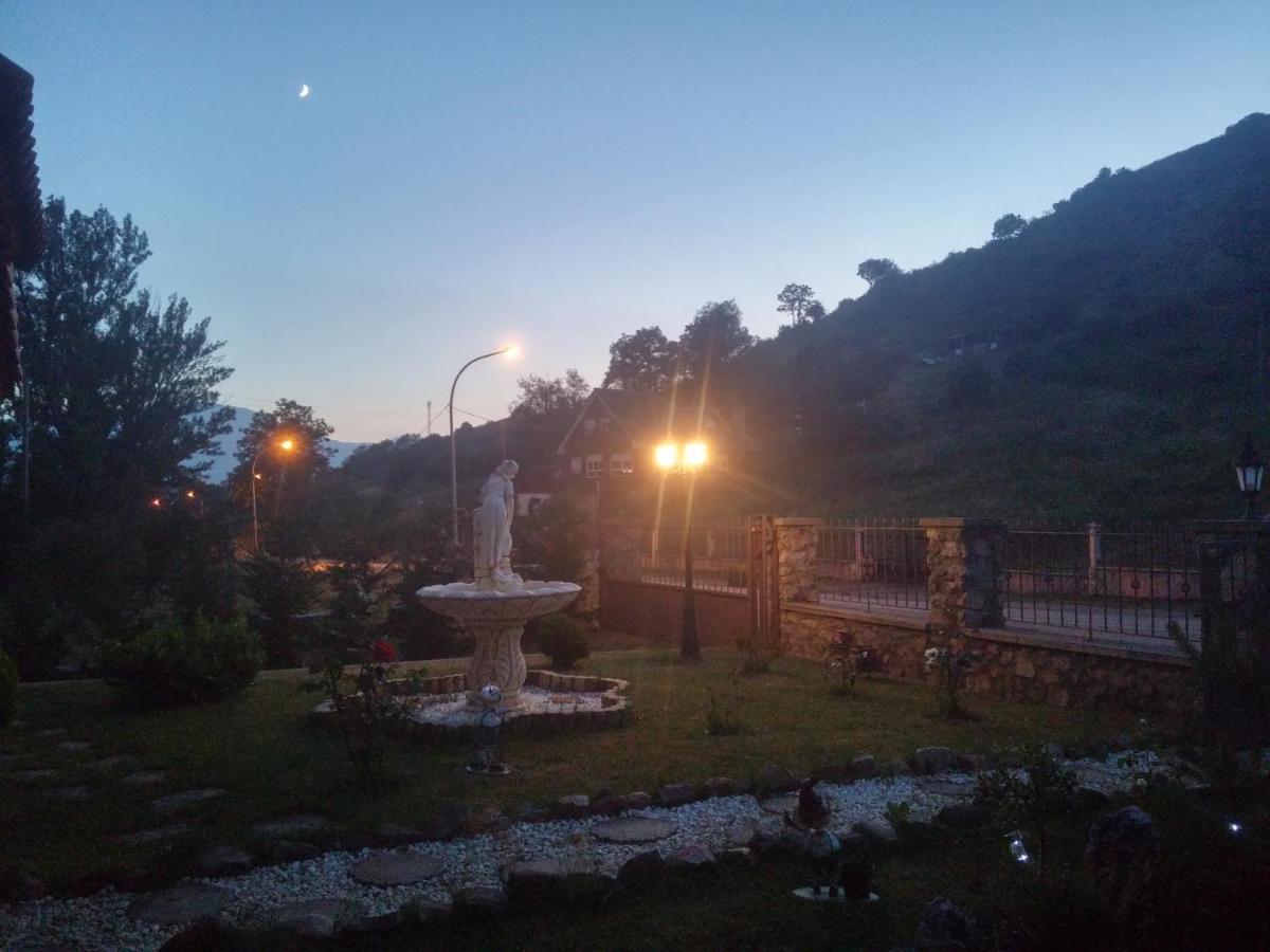 Refugio Del Cueto***